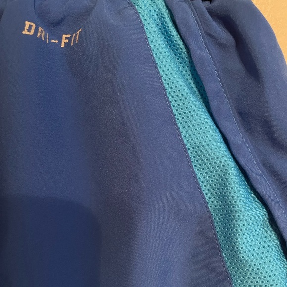 Blue Nike shorts - Picture 4 of 5